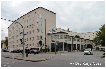 Dr. Kaija Voss, Postgebäude, Harris, München